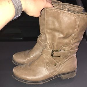 Mid calf taupe boot